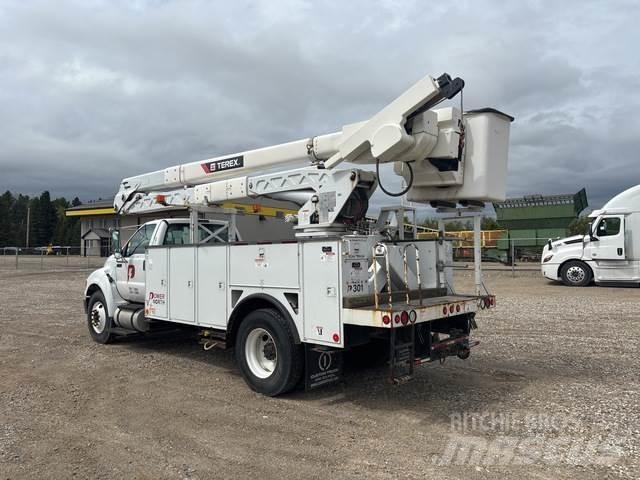 Ford F-750 المنصات الهوائية المثبتة على شاحنة