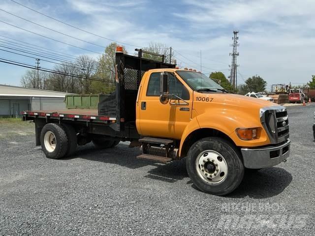 Ford F-750 شاحنات مسطحة/مفصلية الجوانب