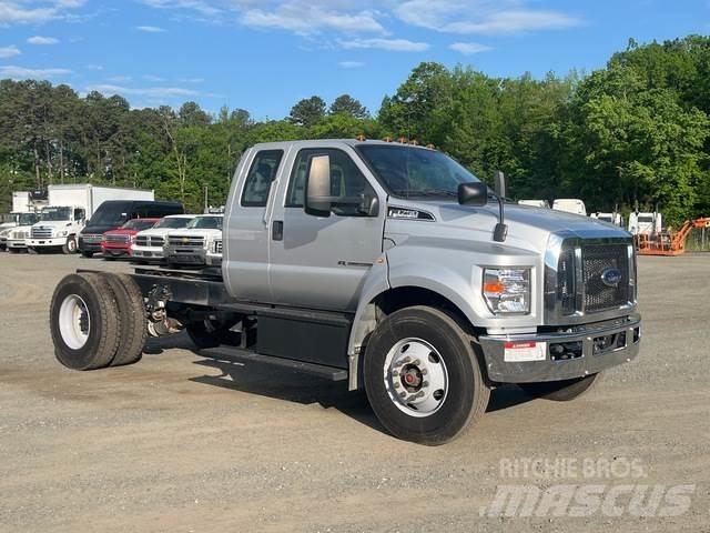 Ford F-750 كابينة والداخلية