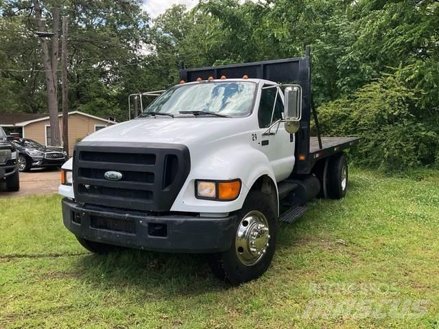 Ford F-750 شاحنات مسطحة/مفصلية الجوانب