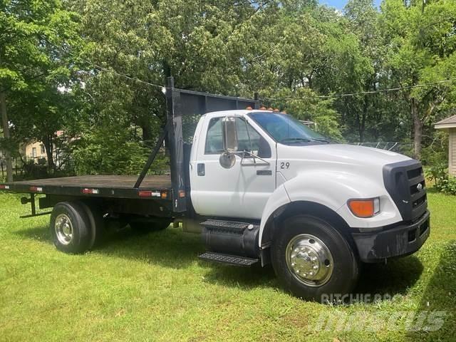 Ford F-750 شاحنات مسطحة/مفصلية الجوانب