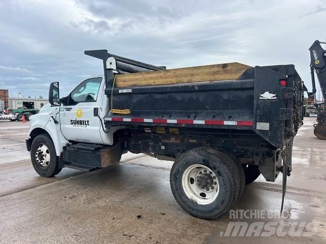 Ford F-750 شاحنات قلابة