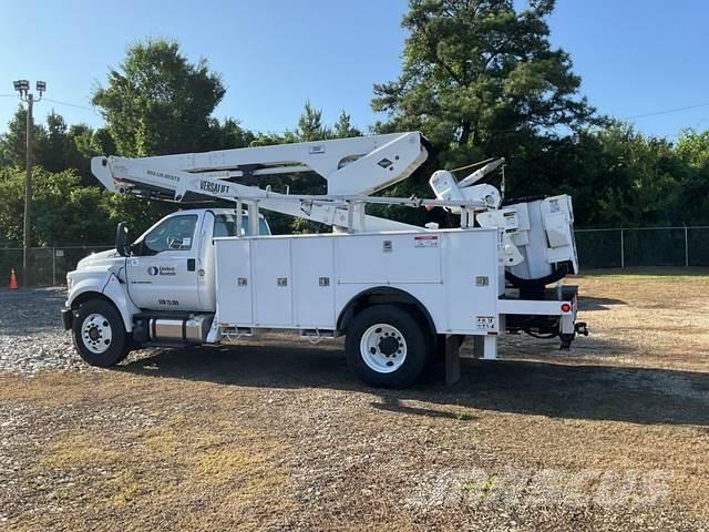 Ford F-750 المنصات الهوائية المثبتة على شاحنة