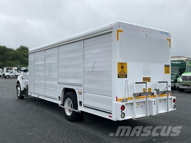 Ford F-750 شاحنات نقل المشروبات