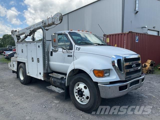 Ford F-750 شاحنات خفيفة/مفصلية الجوانب