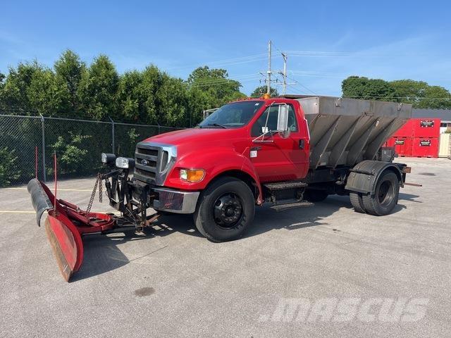 Ford F-750 حراثات ونصول الجليد
