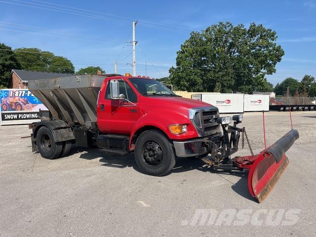 Ford F-750 حراثات ونصول الجليد