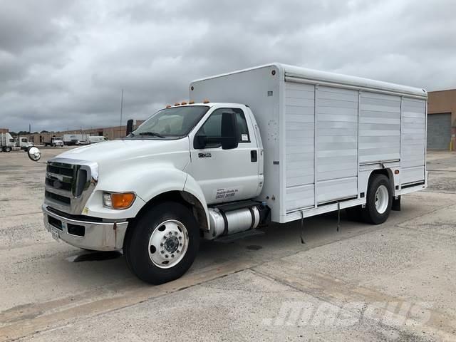 Ford F-750 شاحنات نقل المشروبات