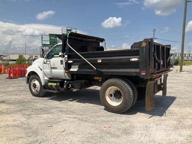 Ford F-750 شاحنات قلابة