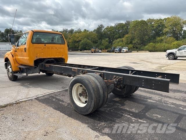 Ford F-750 كابينة والداخلية
