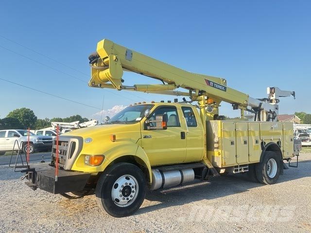 Ford F-750 المنصات الهوائية المثبتة على شاحنة