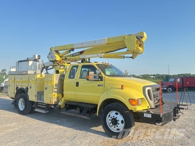Ford F-750 المنصات الهوائية المثبتة على شاحنة