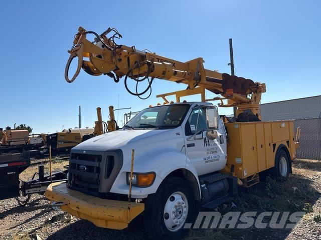 Ford F-750 شاحنات المعدات  المحمولة لحفر الآبار