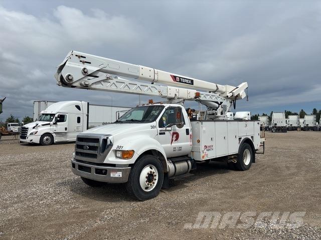 Ford F-750 المنصات الهوائية المثبتة على شاحنة