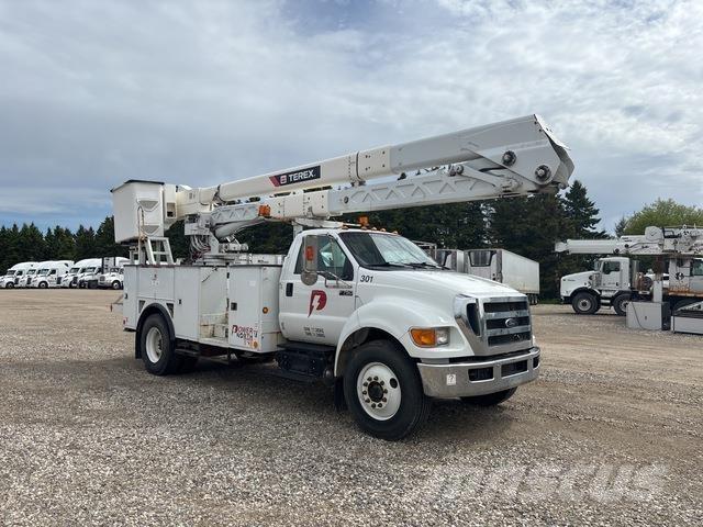 Ford F-750 المنصات الهوائية المثبتة على شاحنة