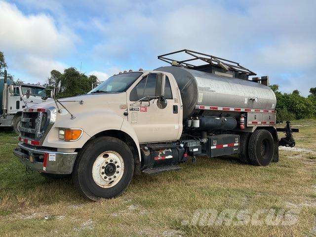 Ford F-750 شاحنات خرسانة