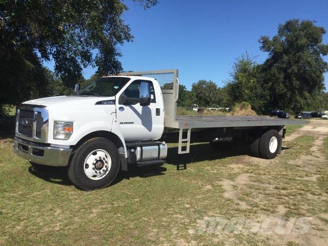 Ford F-750 شاحنات مسطحة/مفصلية الجوانب