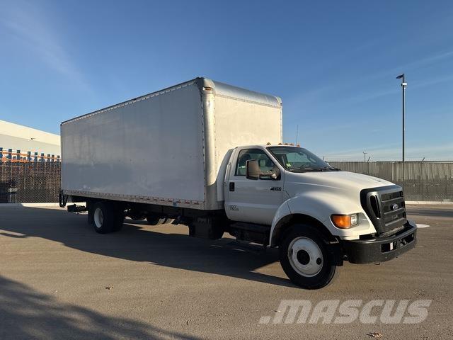 Ford F-750 شاحنات ذات هيكل صندوقي