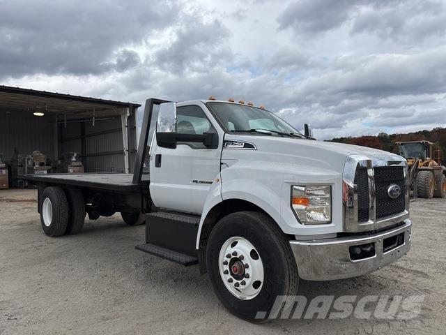 Ford F-750 شاحنات مسطحة/مفصلية الجوانب