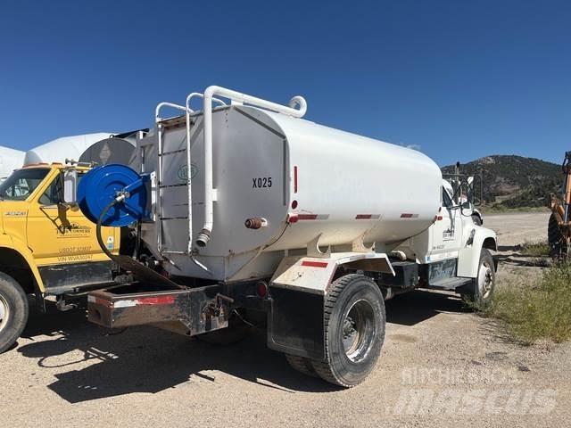 Ford F-800 صهاريج مياه