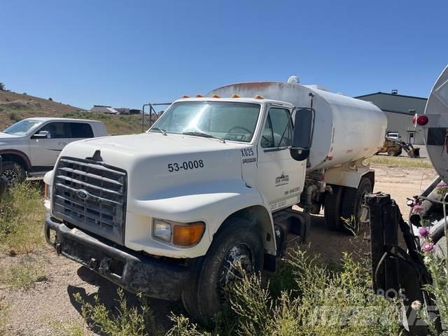 Ford F-800 صهاريج مياه