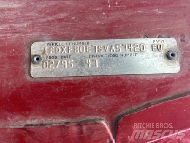Ford F-800 شاحنات خفيفة/مفصلية الجوانب