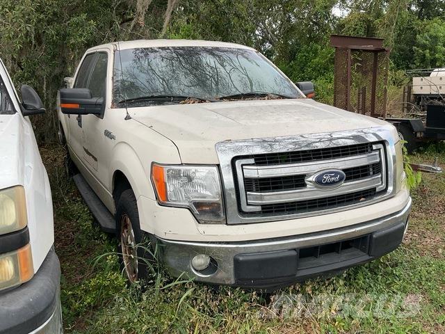 Ford F150 XLT شاحنات خفيفة/مفصلية الجوانب