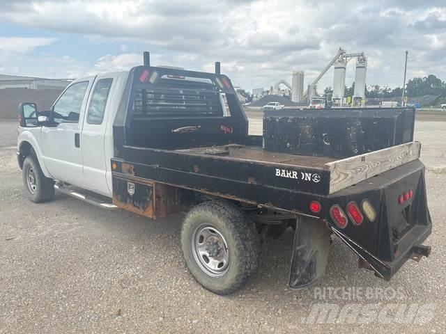 Ford F250 شاحنات مسطحة/مفصلية الجوانب