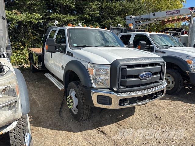 Ford F550 شاحنات مسطحة/مفصلية الجوانب