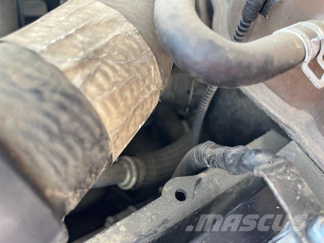 Ford F550 شاحنات مسطحة/مفصلية الجوانب