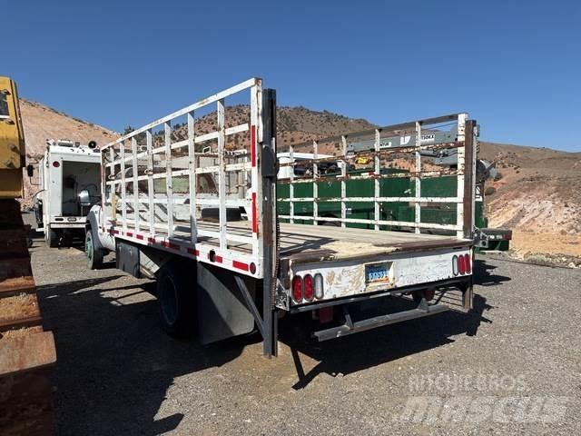 Ford F550 شاحنات مسطحة/مفصلية الجوانب