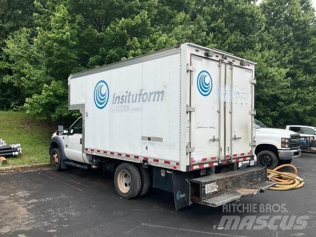 Ford F550 شاحنات ذات هيكل صندوقي