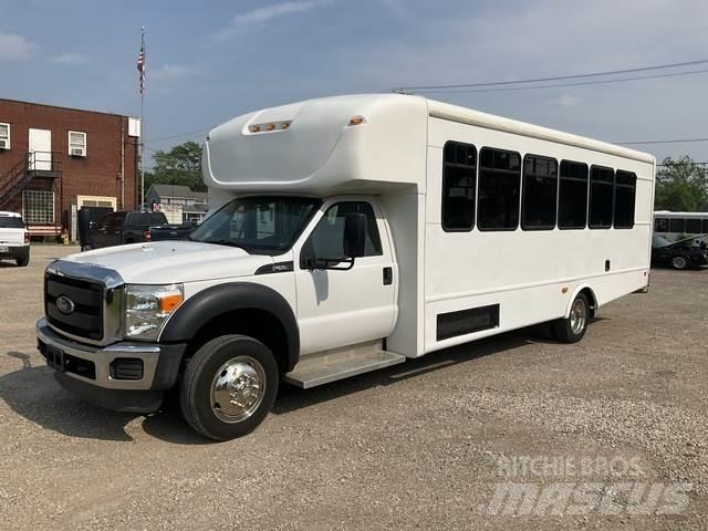 Ford F550 حافلة صغيرة