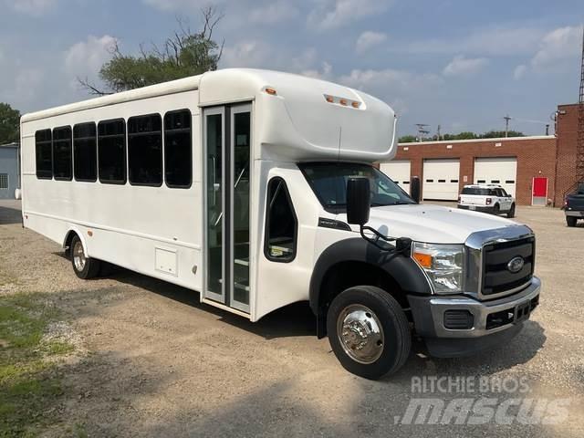 Ford F550 حافلة صغيرة