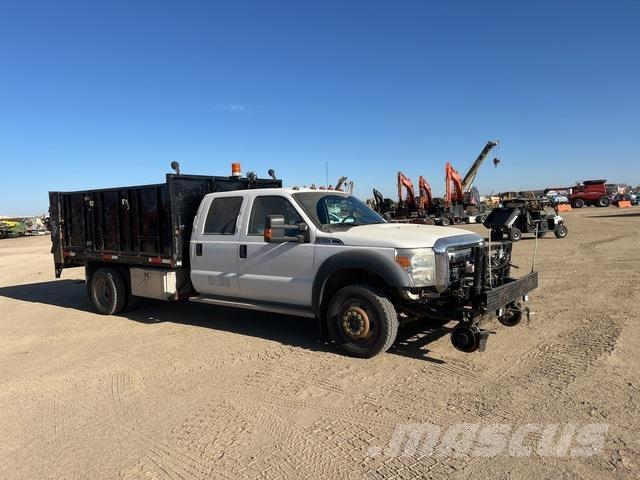 Ford F550 شاحنات مسطحة/مفصلية الجوانب