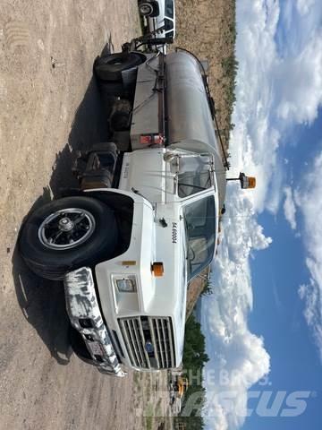 Ford F700 شاحنات خرسانة
