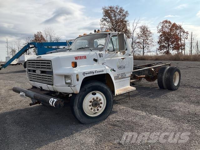 Ford F700 كابينة والداخلية