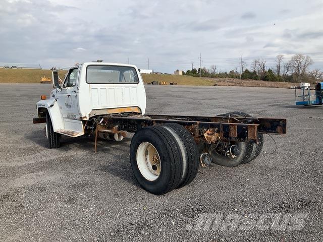 Ford F700 كابينة والداخلية