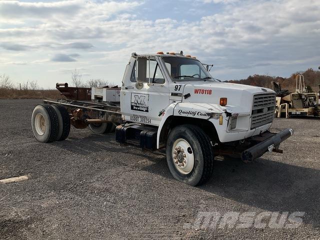 Ford F700 كابينة والداخلية