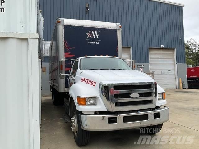 Ford F750 شاحنات ذات هيكل صندوقي