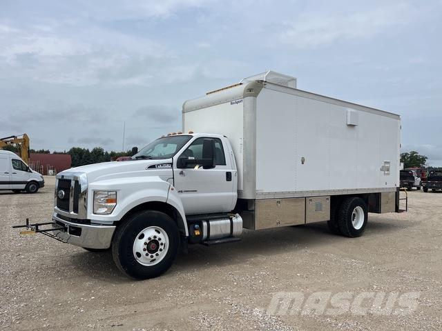 Ford F750 شاحنات مزدوجة / خلخلة