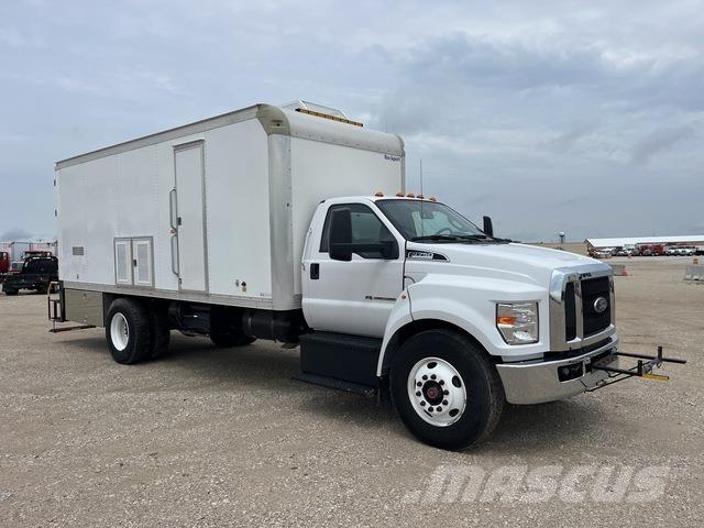 Ford F750 شاحنات مزدوجة / خلخلة