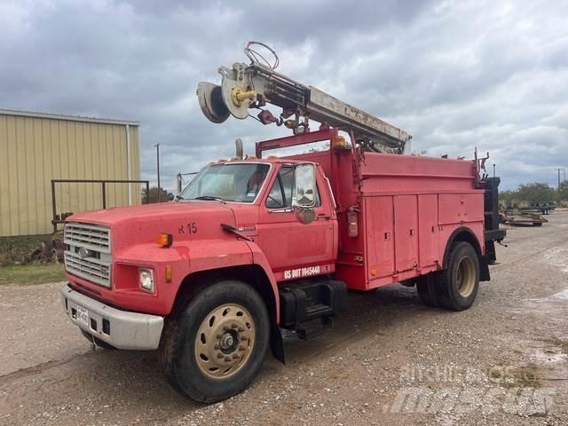 Ford F800 شاحنات خفيفة/مفصلية الجوانب