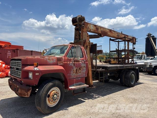 Ford F800F شاحنات أخرى