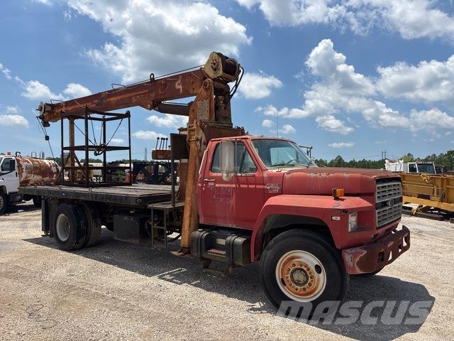 Ford F800F شاحنات أخرى