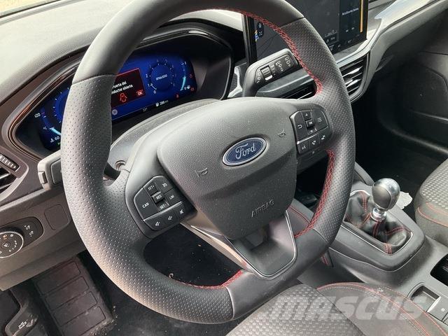 Ford Focus سيارات