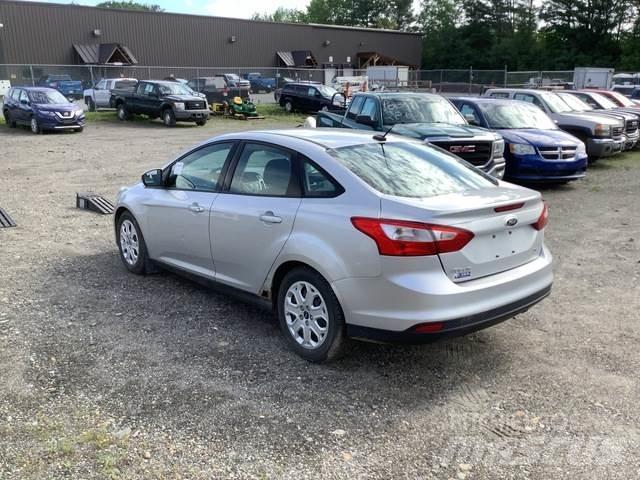 Ford Focus SE سيارات