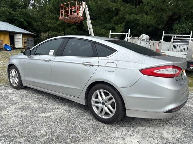 Ford Fusion سيارات