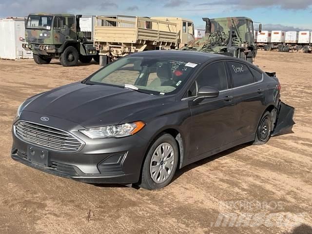Ford Fusion S سيارات