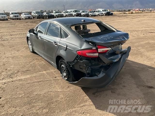 Ford Fusion S سيارات
